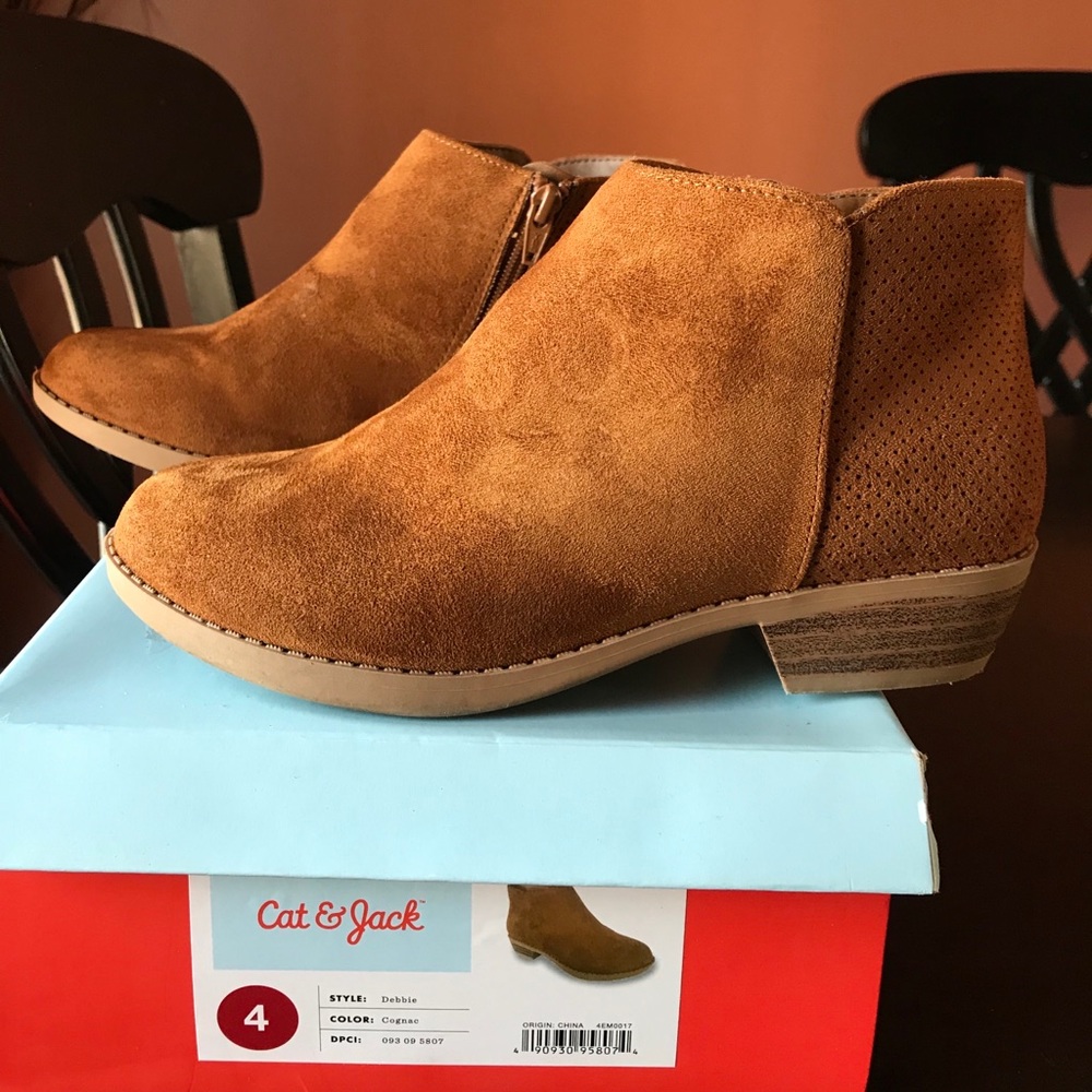 Girl’s booties